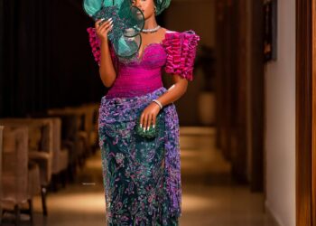 Isabella Radiates in a Vibrant Fuchsia and Green Ensemble That Redefines Joy Dressing