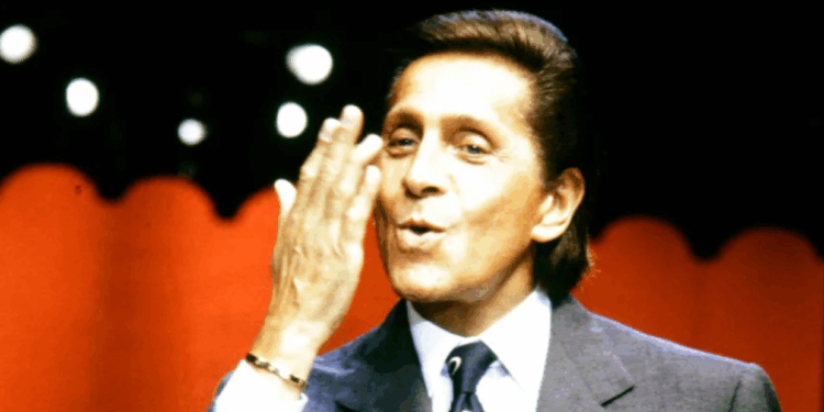 Valentino Garavani, the Designer Who Turned Elegance Into An Empire, Has Died At 98